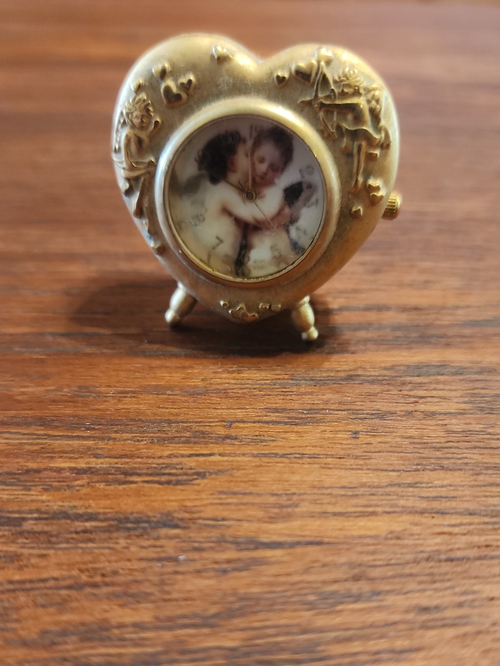Vintage Heart-Shaped Gold Tone Table Clock with Cherub Dial